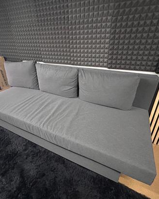 Divano grigio con 3 cuscini – 210 × 80 cm
