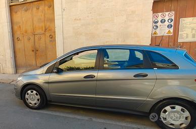 Mercedes-Benz Classe B 150 a benzina/metano