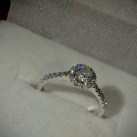 Anello diamanti e oro bianco