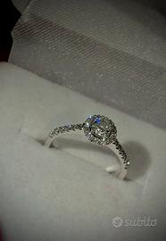 Anello diamanti e oro bianco