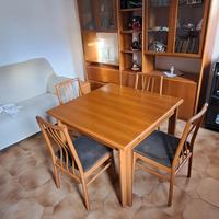 Tavola e sala da pranzo..