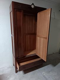 armadio vecchio stile