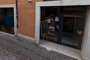 Rovereto- negozio in centro