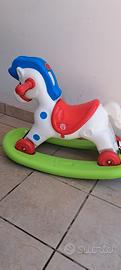 cavallo a dondolo globo