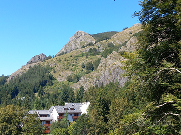Rocca d'Aveto di fronte alla seggiovia
