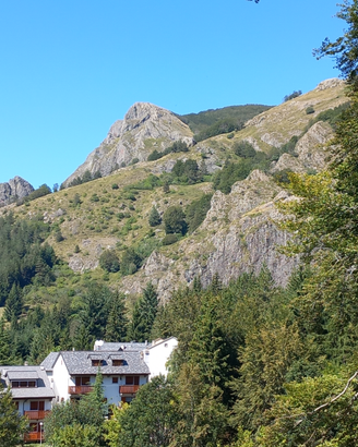 Rocca d'Aveto di fronte alla seggiovia