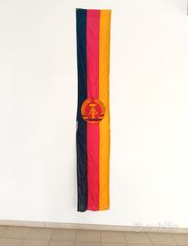 Stendardo \ bandiera verticale della DDR anni 70