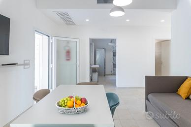 Villa indipendente + dependance Ostuni