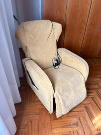 Poltrona motorizzata per anziani