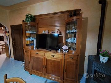 ELEGANTI CREDENZE ANNI 60 CON INSERTI DORATI