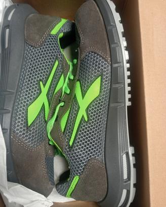 Scarpe antinfortunistiche nuove 