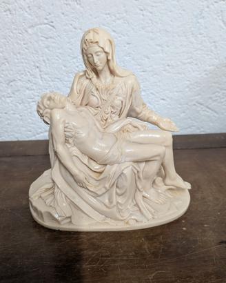 Statua della Pietà  in resina / polvere di marmo