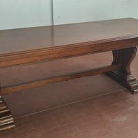 Tavolo grande in legno massello di noce