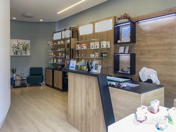 Locale C/1 finemente ristrutturato C.C.Olgiata