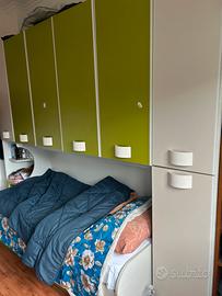 letto con ponte e armadi