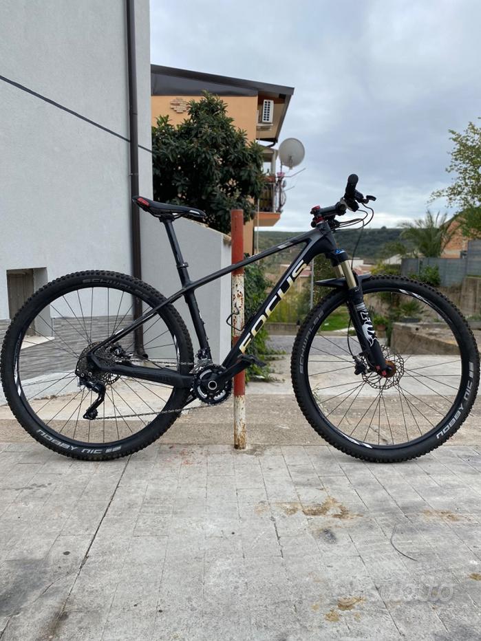 Porta bici e altro da muro - Biciclette In vendita a Catania