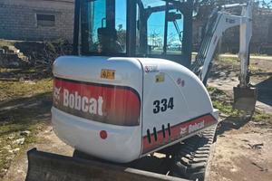 escavatore bobcat anno 2004