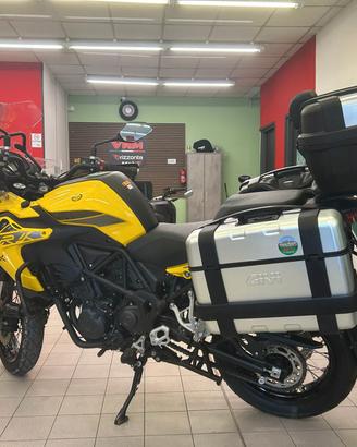 Benelli TRK 502TUA CON FORMULA 50%2200