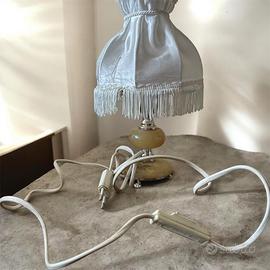 Piccola lampada da comodino vintage con base onice