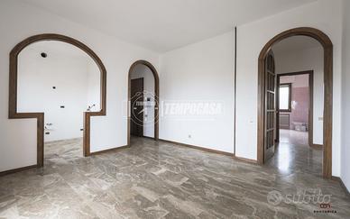 AMPIO QUADRILOCALE CON ASCENSORE E GARAGE