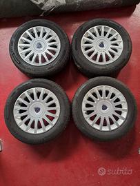 KIT CERCHI IN LEGA+GOMME 195/60 R 15 LANCIA MUSA