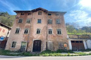 Casa indipendente in Vallarsa(TN)