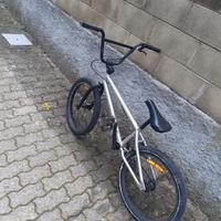 bicicletta bmx