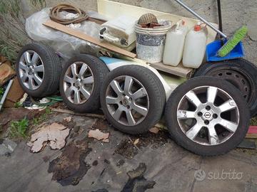 cerchi lega opel 4 fori 185 55 R15 permuto