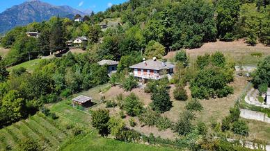 Villa di 260 m² con più di 5 locali e box auto dop
