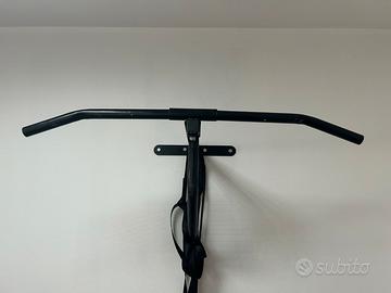 Barra trazioni KLARFIT con gancio per sacco boxe