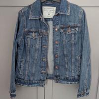 Nuova giacca di jeans