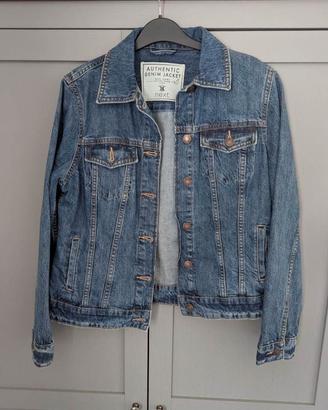 Nuova giacca di jeans