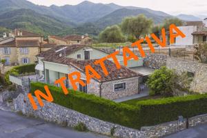 Villa di 184 m² con più di 5 locali a Garlenda