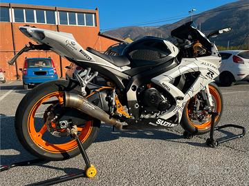 Suzuki GSX-R 750 2010- Yoshimura, Ohlins,Accossato