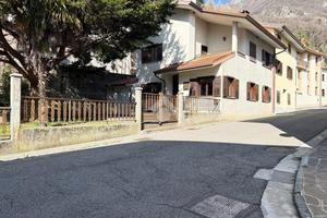 CASA SEMINDIPENDENTE A TRASAGHIS