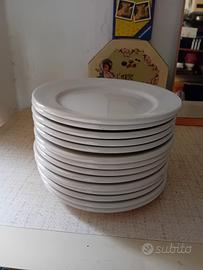 12 piatti tesi