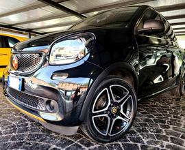 SMART ForFour TOTAL BLACK NAVI SENSORI PADDLE BR