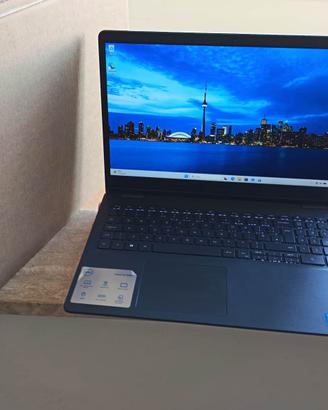 DELL 15,6" FHD 8-Core i5-11th 16GB 256GB TAST UK