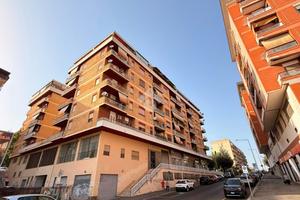 3 LOCALI A APRILIA