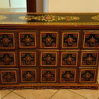 Mobiletto orientale colorato 01