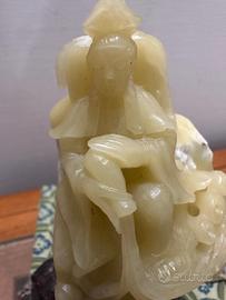 Statua in giada (o pietra dura) intagliata a mano 