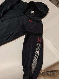Felpa NIKE (nera, cappuccio, logo rosso)