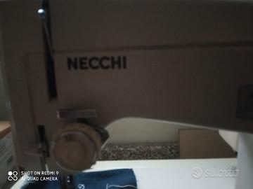 Macchina da cucire Necchi
