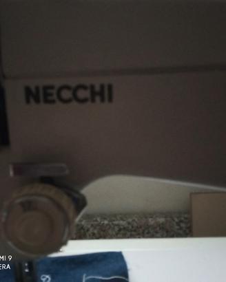 Macchina da cucire Necchi