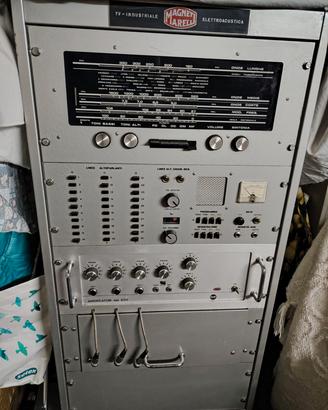 Radio  vintage a valvole con Fm