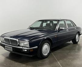 JAGUAR Daimler 4.0 XJ6 (XJ40) *CAMBIO MANUALE*