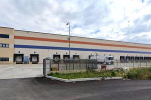 Immobile di 11900 m² a Pomezia