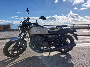 Moto Guzzi V7 STONE 3900km NON TRATTABILE