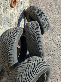 Quattro gomme invernali praticamente nuove