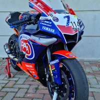 Yamaha r1